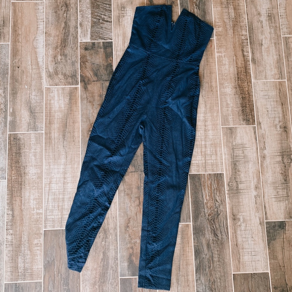 ✨ Missguided Blue Snake Print Jumpsuit Strapless - Picture 10 of 16